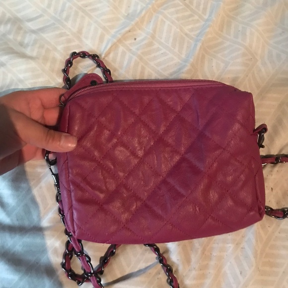 🆑 2/$5 | 🎉 Bow Crossbody 🎁 - Picture 3 of 11